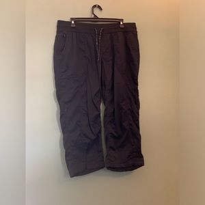 The north face light weight capris